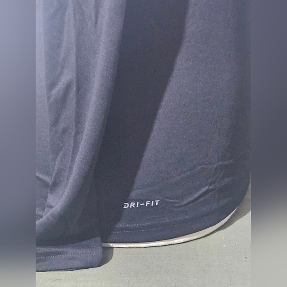 Nike Dry Fit Women's Small Black Long Sleeve Tee - Picture 5 of 9